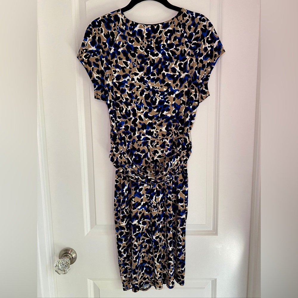 Laundry by Shelli Segal Short Sleeve V-Neck Print Dress Tan/Black/Blue Size 10 - Picture 2 of 6